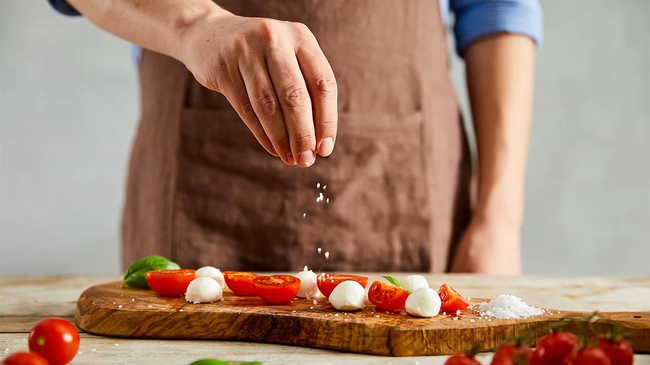 how much sodium per day with high blood pressure