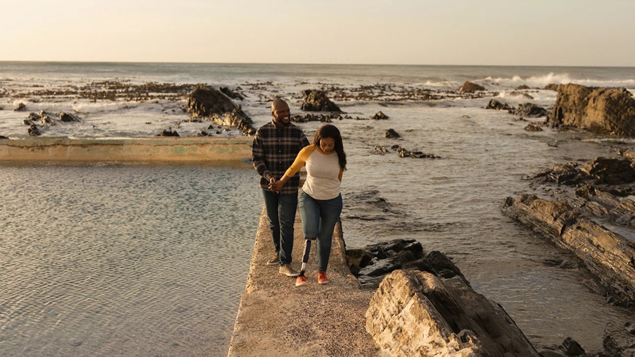 12 Signs That Show Someone Loves You