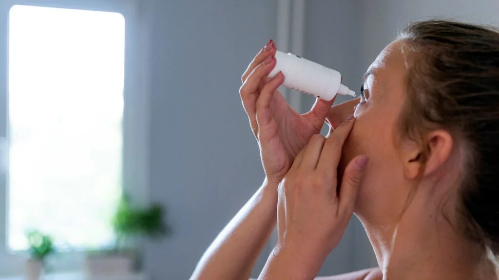 Itching In Corner Of Eye Symptoms Causes And Treatments