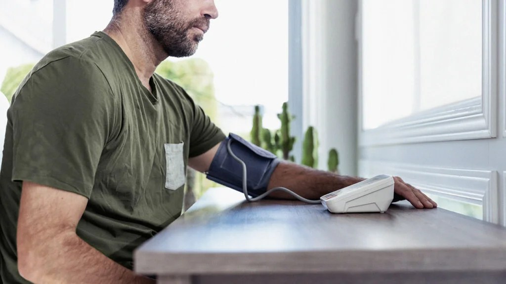 How To Check Blood Pressure By Hand Methods And Tips