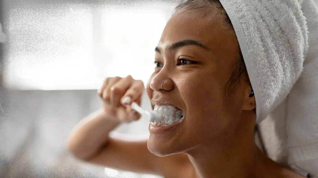 How To Whiten Your Teeth Naturally 6 Home Remedies