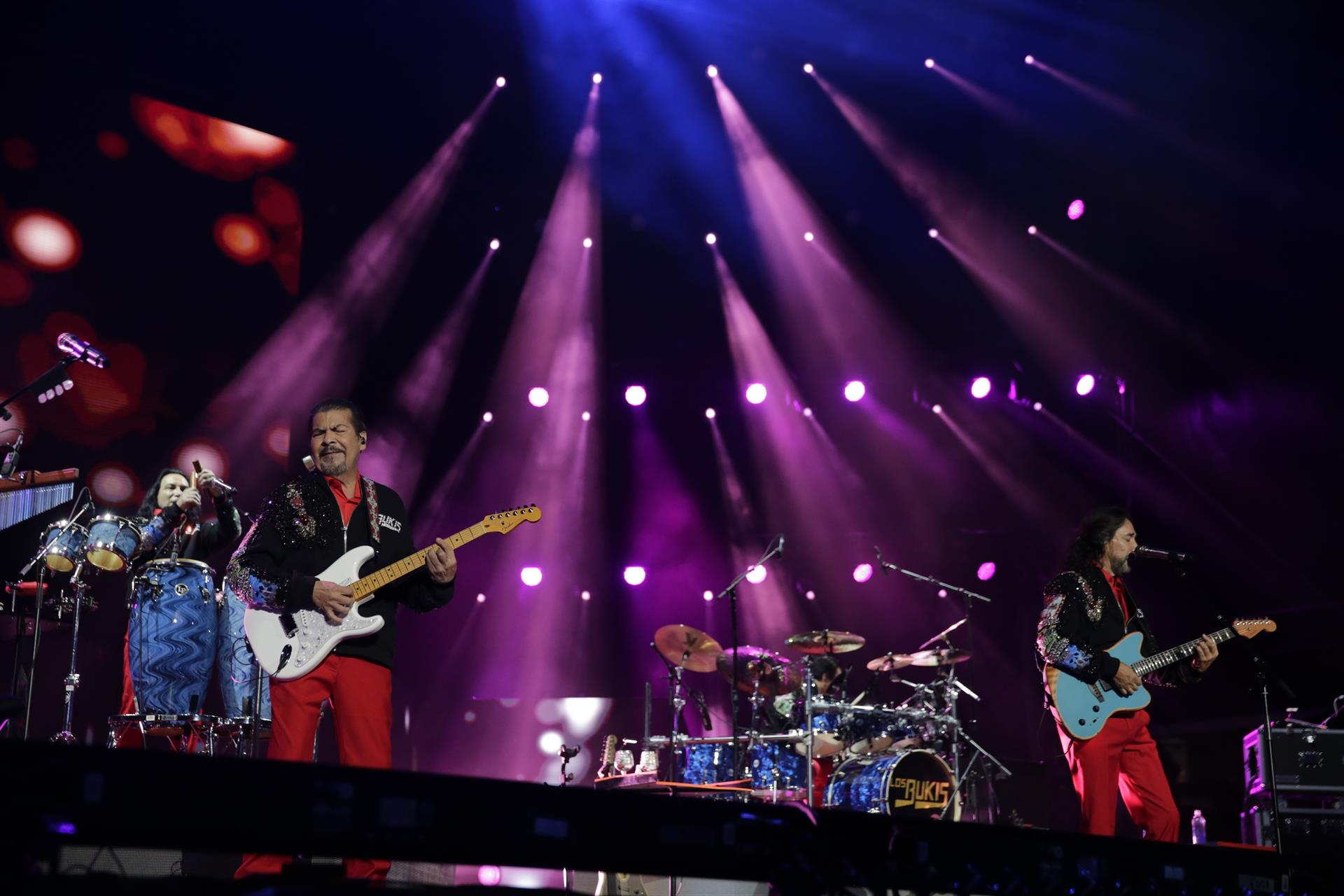 El Amor Eterno De Los Bukis Regresa Con Un Concierto Triunfal En Los Angeles Que Pasa