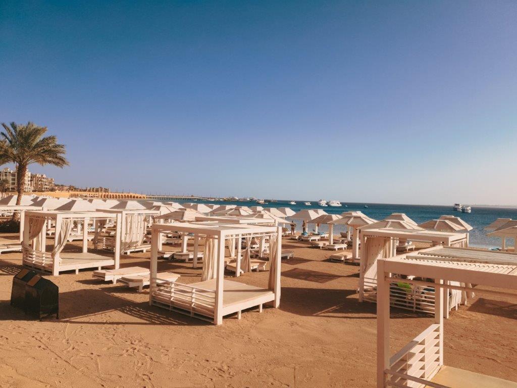 What S It Like Sunrise Romance Resort Sahl Hasheesh Adults Only Queen On A Journey