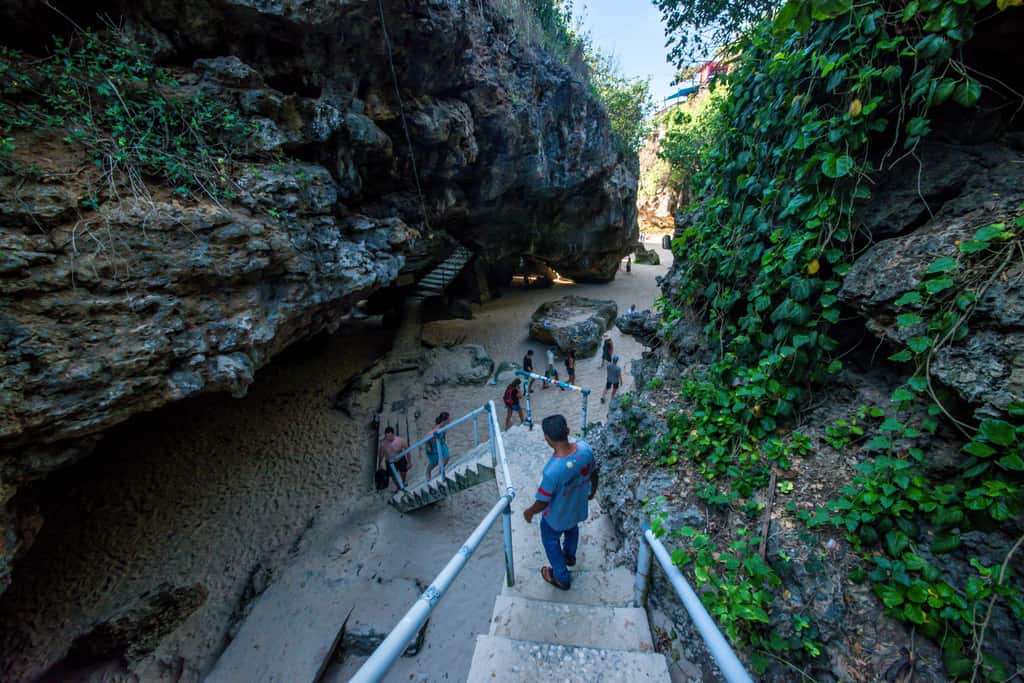 Suluban Beach staircase 