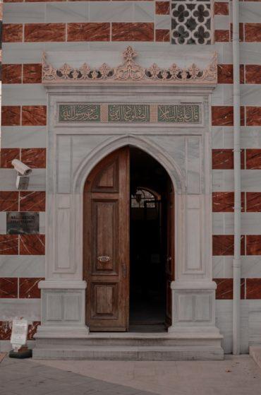 Door9 Learn How to Keep Your Wood Doors Beautiful for Years | 17 Wooden Doors Pictures
