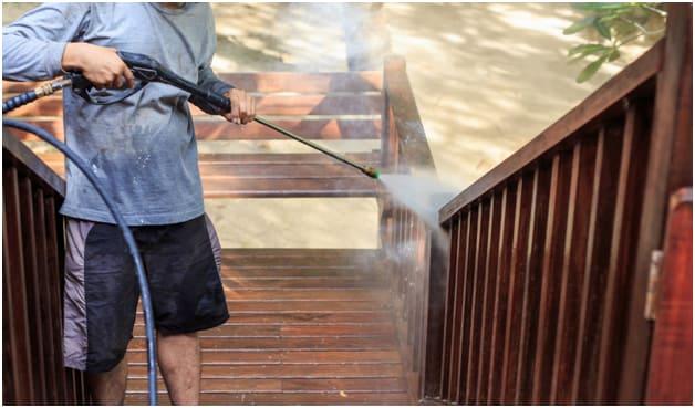 Power Washing the house Power Washing the house