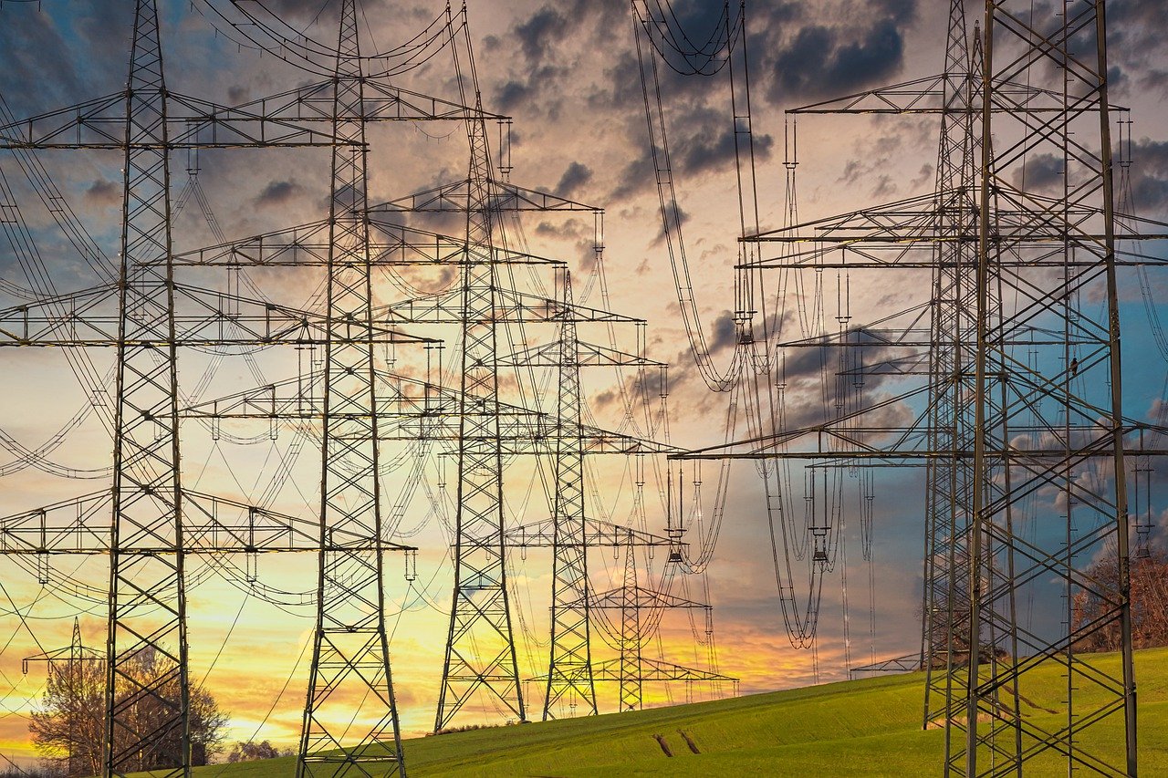 electricity-electricity-pylons-power-lines-4666566