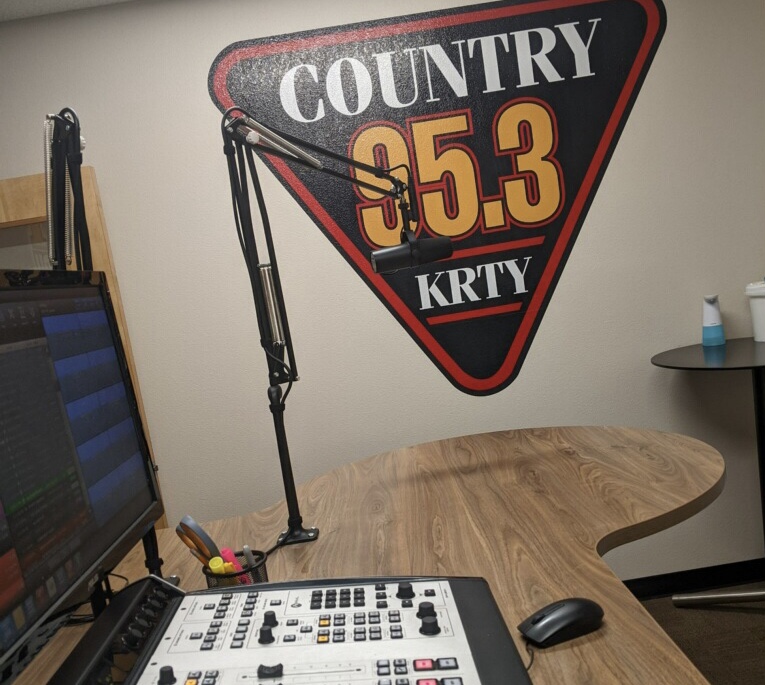 Bay Area perd la station de radio country KRTY après la vente