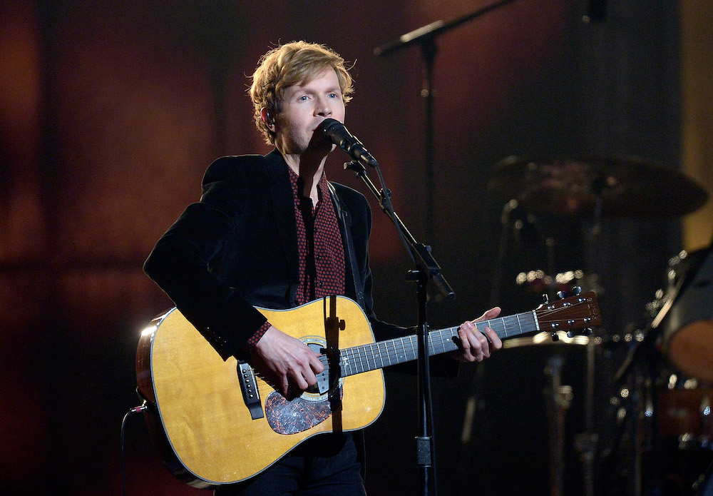 Beck envisage de réenregistrer « Loser » et « Where It’s At »