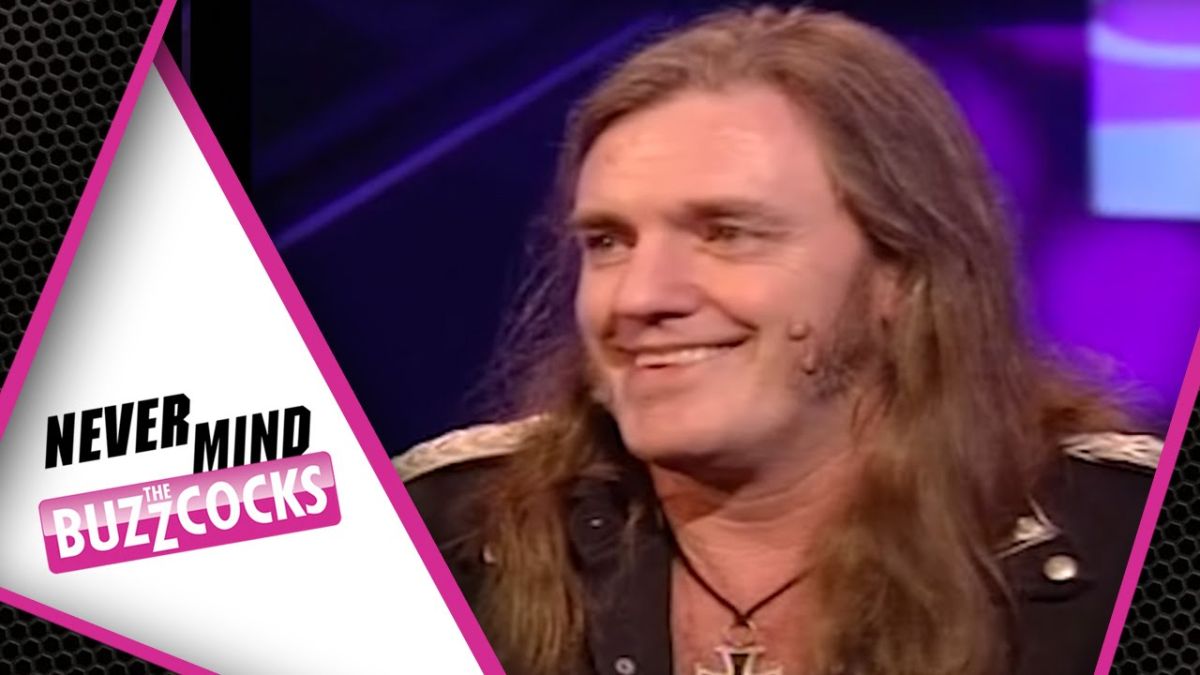 Cette fois, Lemmy est apparu sur Never Mind The Buzzcocks, s’est moqué de The Clash et s’est enfui