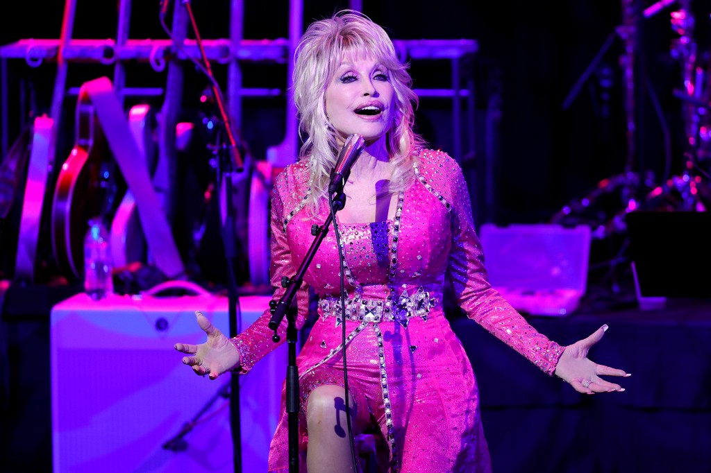 Dolly Parton dit qu’elle est « en pourparlers » pour un biopic musical