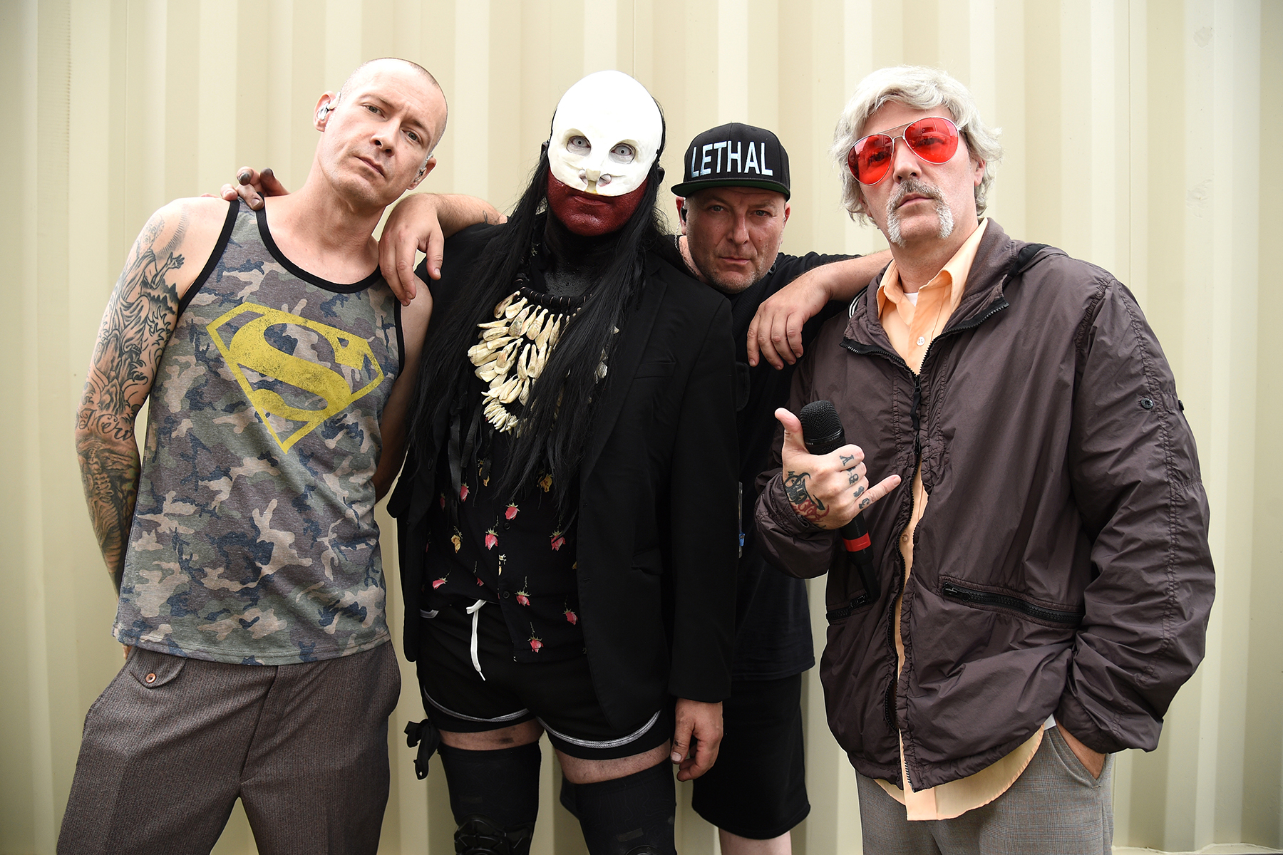 Limp Bizkit nous a envoyé une vidéo annonçant sa tournée et nous ne pouvons pas la partager