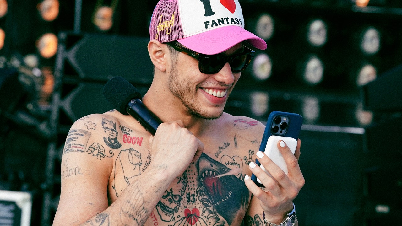 Pete Davidson a pris au pied de la lettre l'amour de Kim Kardashian pour le branding - Vanity Fair