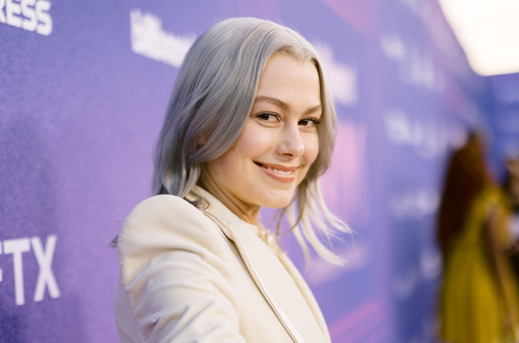 Phoebe Bridgers révèle sa chanson préférée de Taylor Swift : « I Think It’s Genius »