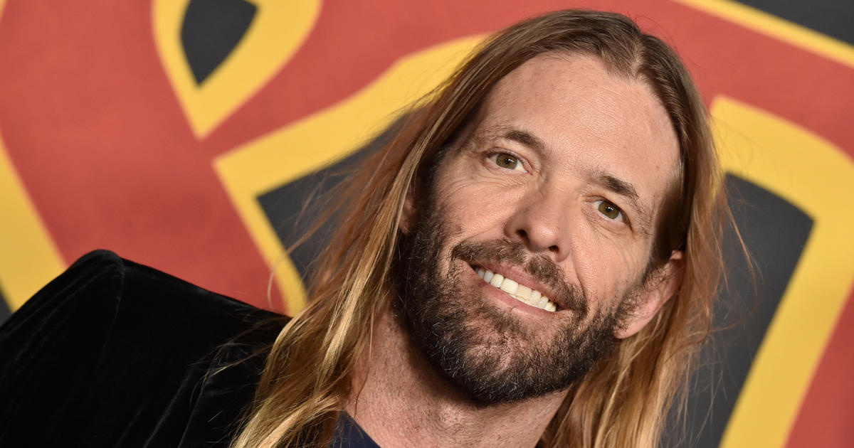 Taylor Hawkins, batteur des Foo Fighters, est mort à 50 ans