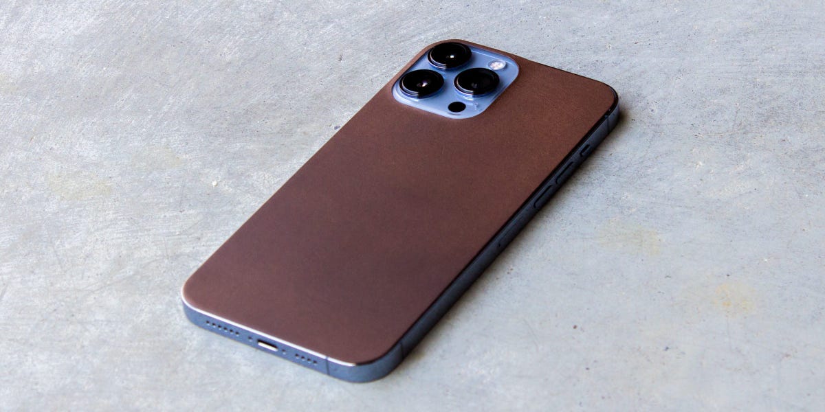 Test de l’étui en cuir Nomad pour iPhone : beau, mais difficile à obtenir parfait