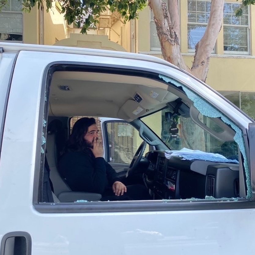 12 000 $ d’objets volés dans la camionnette d’un groupe punk à Oakland