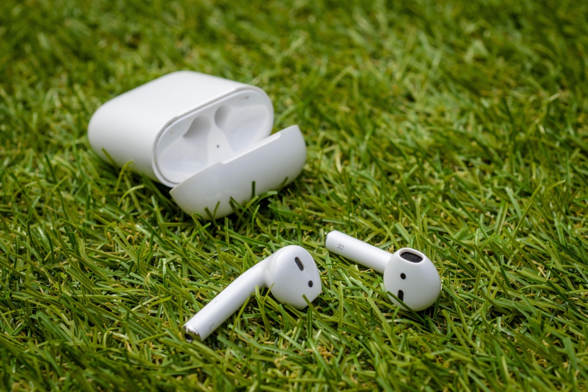 Apprenez à retrouver les AirPods perdus AVANT de les perdre avec une astuce géniale... - The Sun