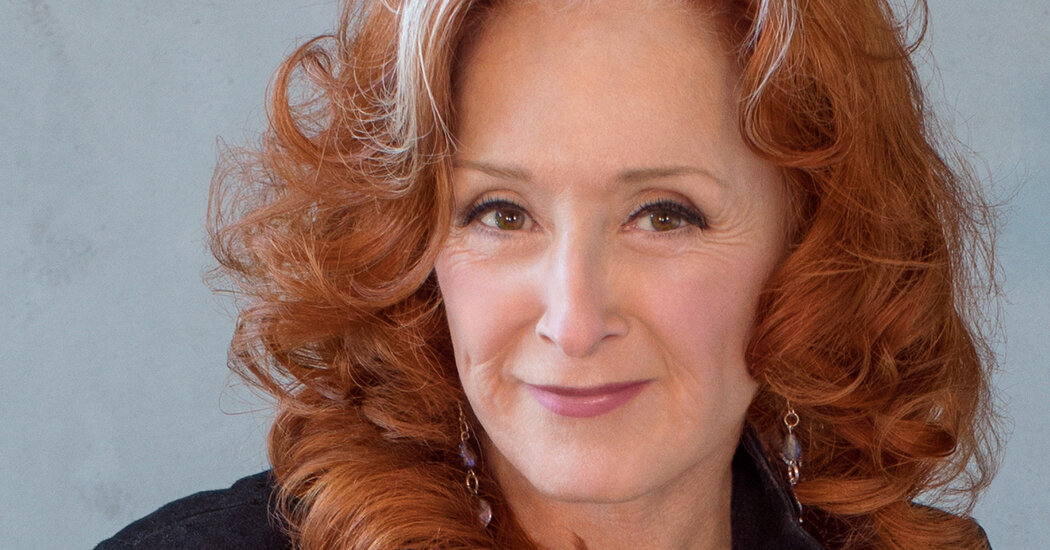 Bonnie Raitt fait face à la mortalité avec compassion et espoir
