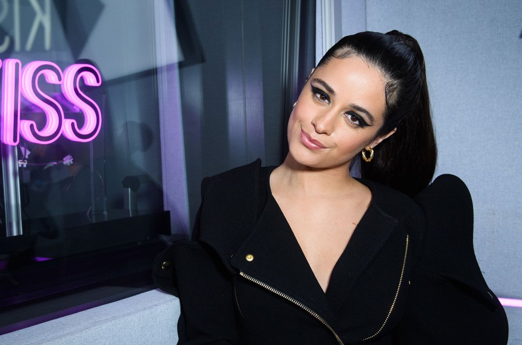 Camila Cabello dit que paparazzi la fait se sentir « super vulnérable » à la plage : « jamais eu pire moment »