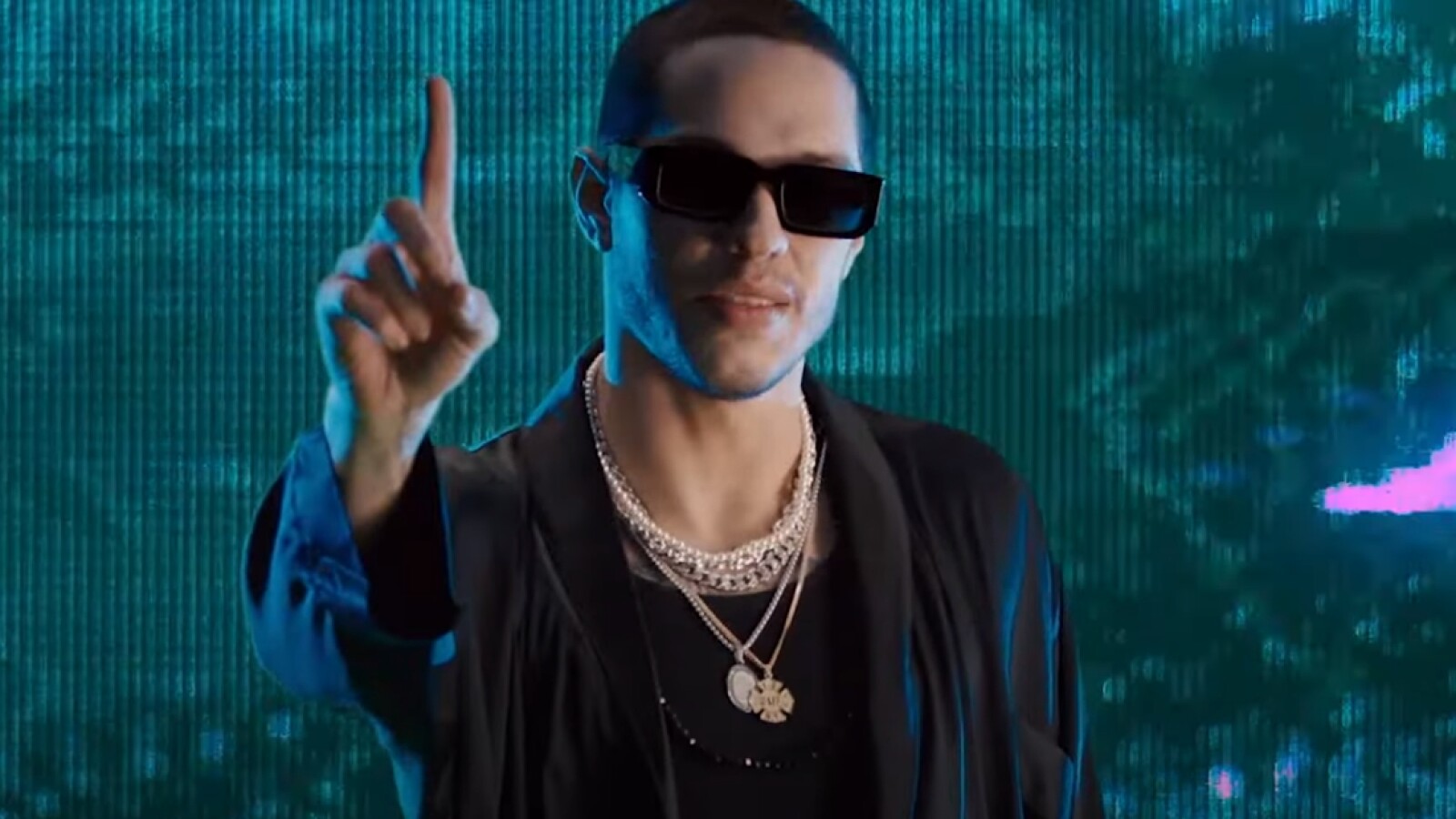 Changement brillant de Netflix: introduction d'une nouvelle catégorie "Short-Ass Movies" basée sur le croquis de Pete Davidson