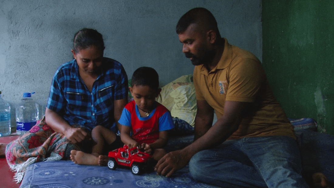 Chirurgie à la lumière des téléphones portables et réutilisation des cathéters: les difficultés économiques du Sri Lanka poussent les hôpitaux au bord de la catastrophe - CNN