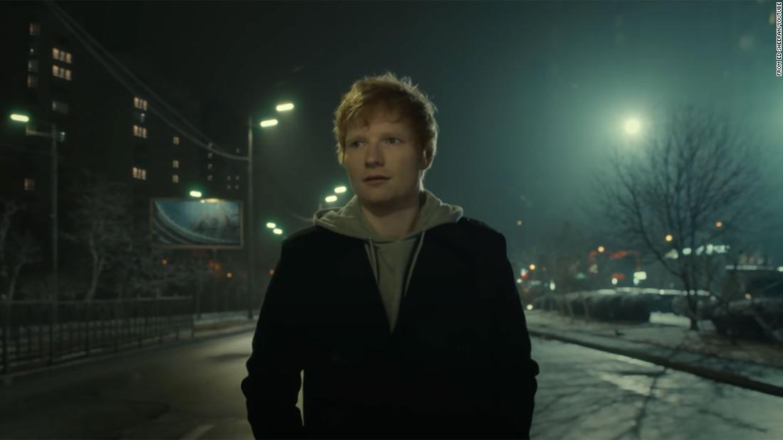 Ed Sheeran publie un clip vidéo tourné en Ukraine, quelques jours avant l’invasion russe