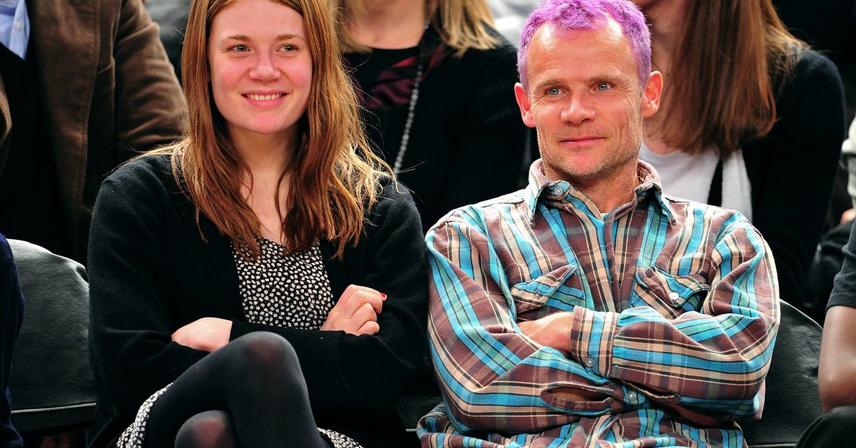 Flea des Red Hot Chili Peppers dit que sa fille a déjà utilisé son Grammy comme pelle de jardin, et vous devez voir sa réponse