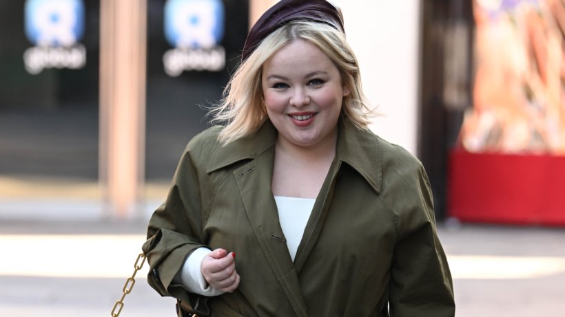 Lady Whistledown : Nicola Coughlan a eu des problèmes avec la famille à cause de Bridgerton - Golden Camera