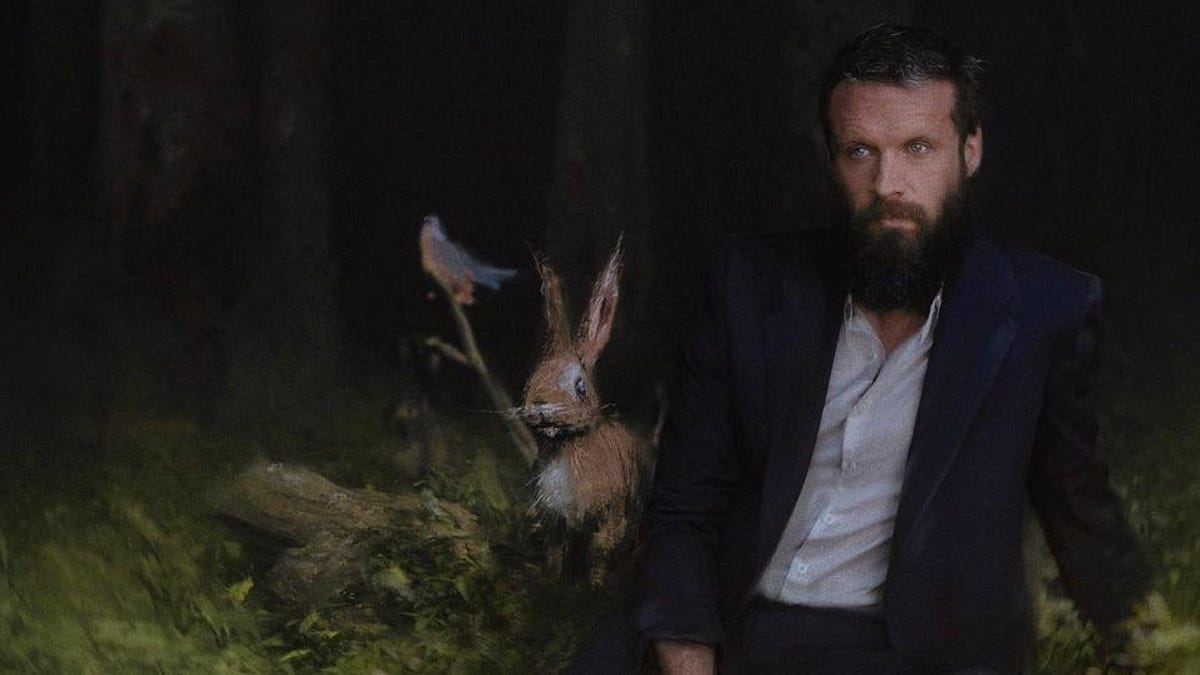 Le père John Misty annonce une tournée mondiale pour soutenir son nouvel album