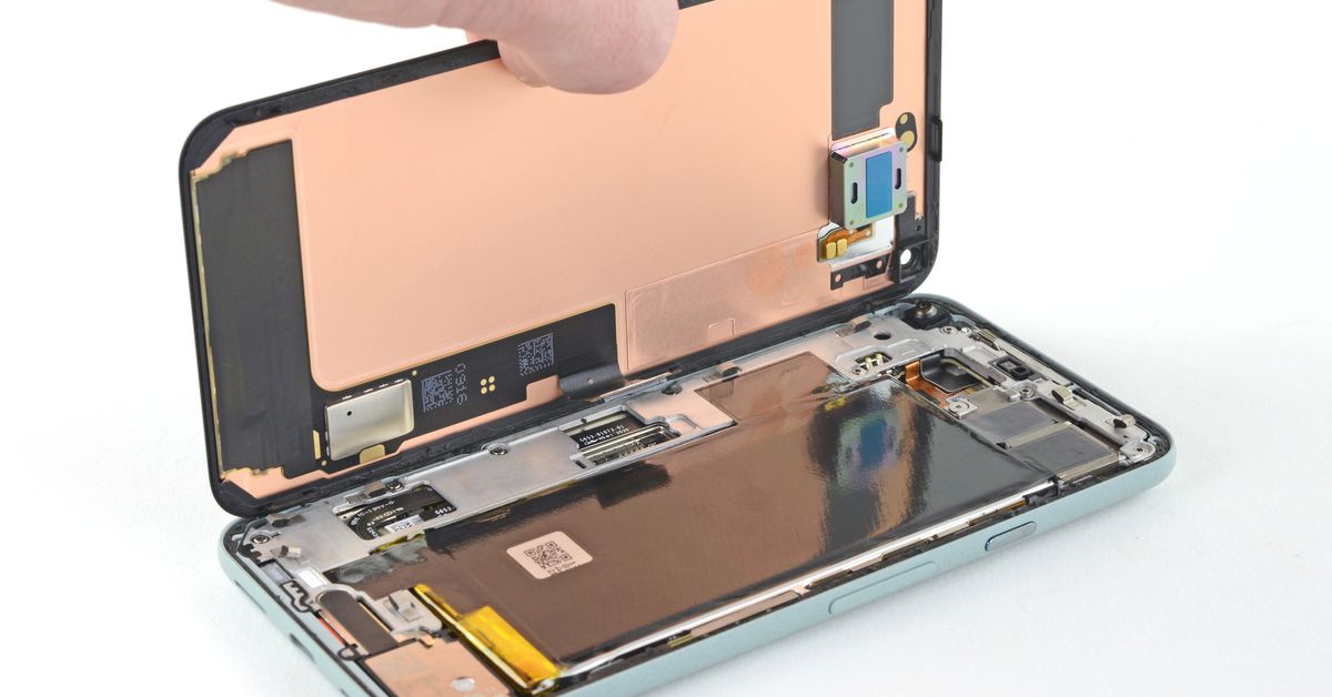 L'ère de la réparation de votre propre téléphone est presque arrivée - The Verge