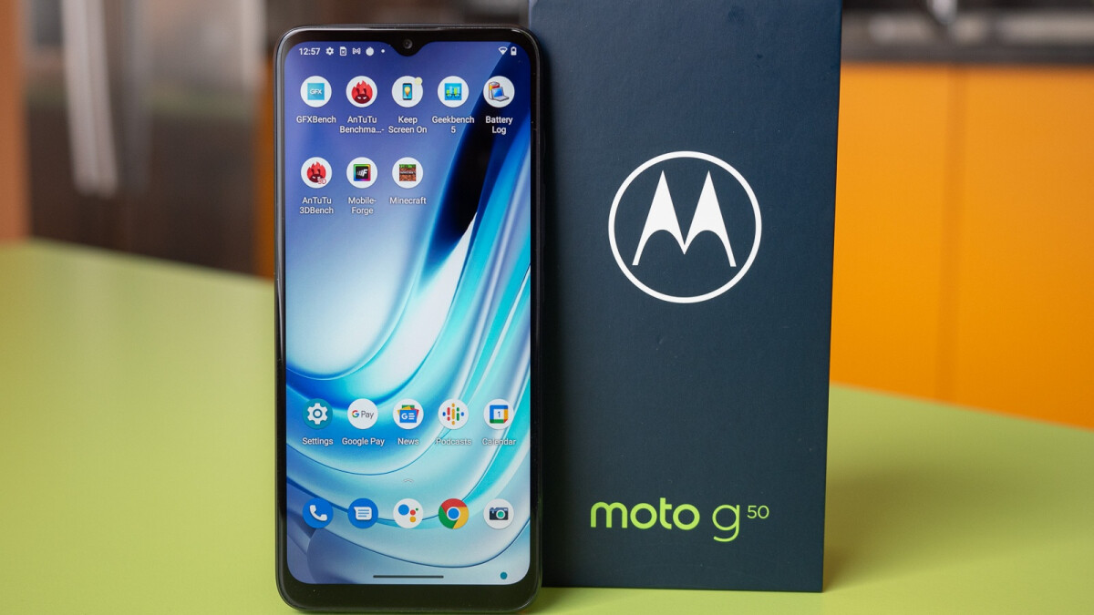 Motorola est sur une lancée, déployant Android 12 pour un autre milieu de gamme 5G - PhoneArena