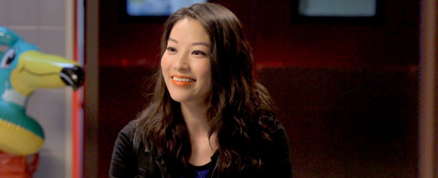 Netflix commande 'Partner Track' avec Arden Cho ('Chicago Med') et l'adaptation comique de 'Grendel' - fernsehserien.de