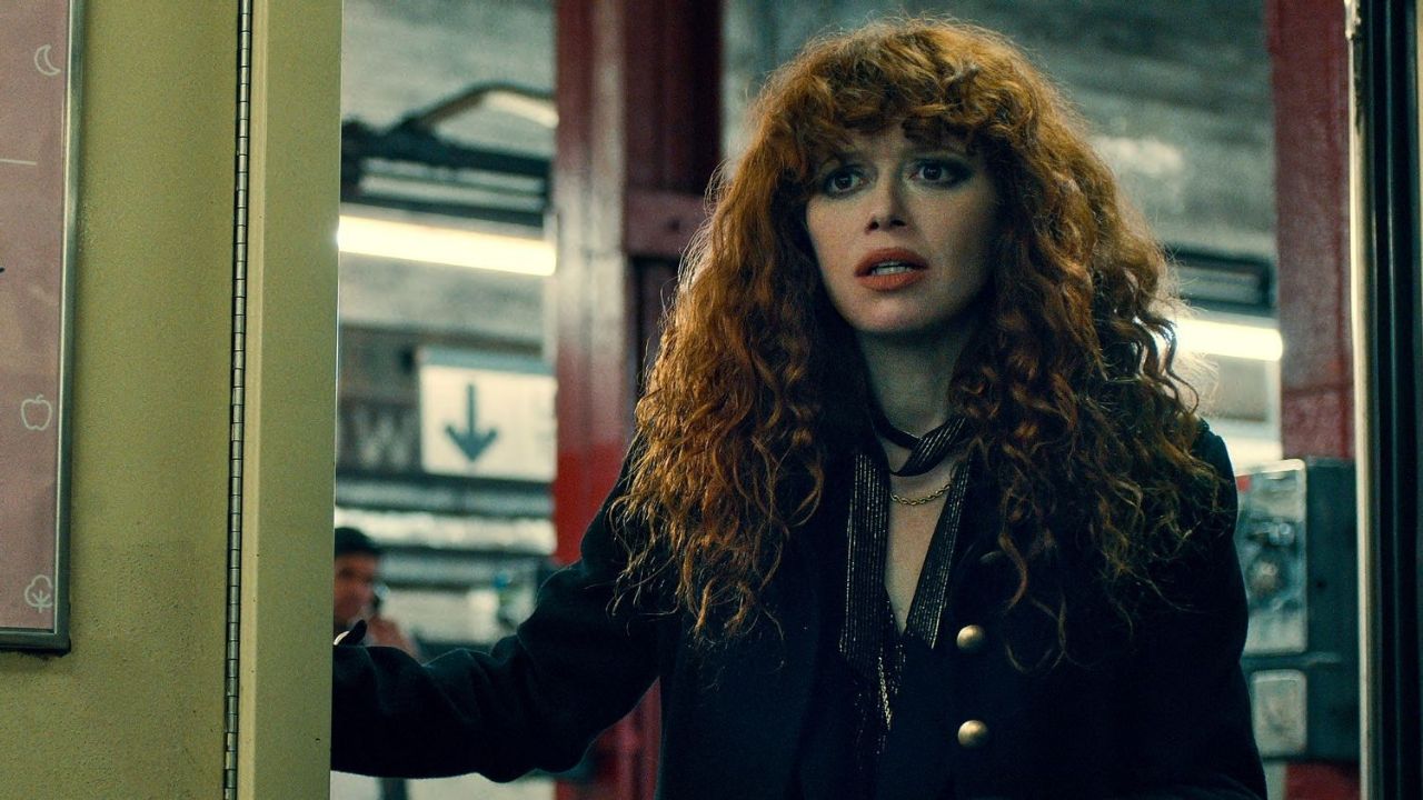 Poupée russe : Natasha Lyonne sauve une suite inutile du naufrage
