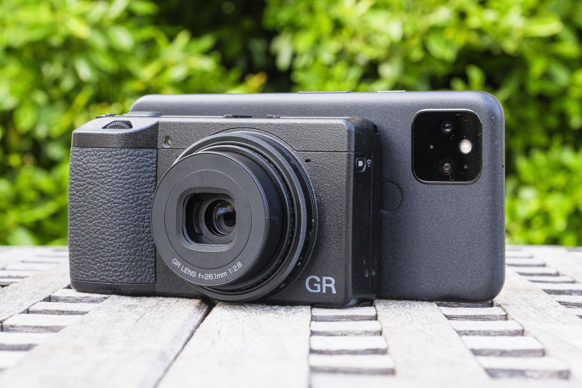 Pourquoi je viens d'acheter un appareil photo compact au lieu d'un iPhone 13 Pro - TechRadar