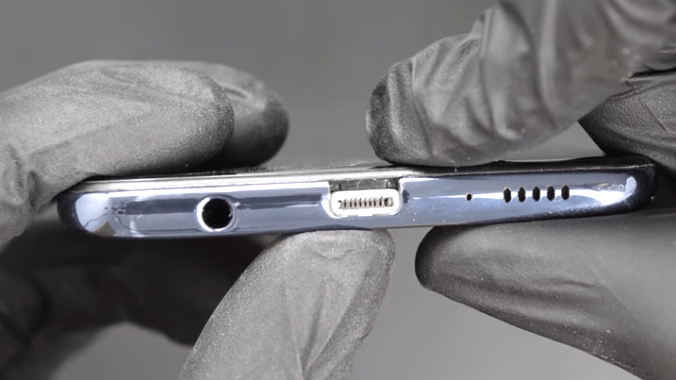 Quelqu'un a créé un téléphone Android avec un port Lightning pour une raison quelconque - Ars Technica