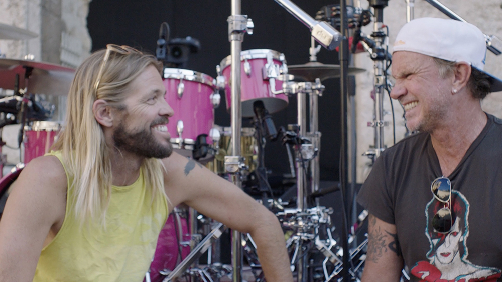 Taylor Hawkins honoré par le batteur des Red Hot Chili Peppers Chad Smith dans une vidéo hommage