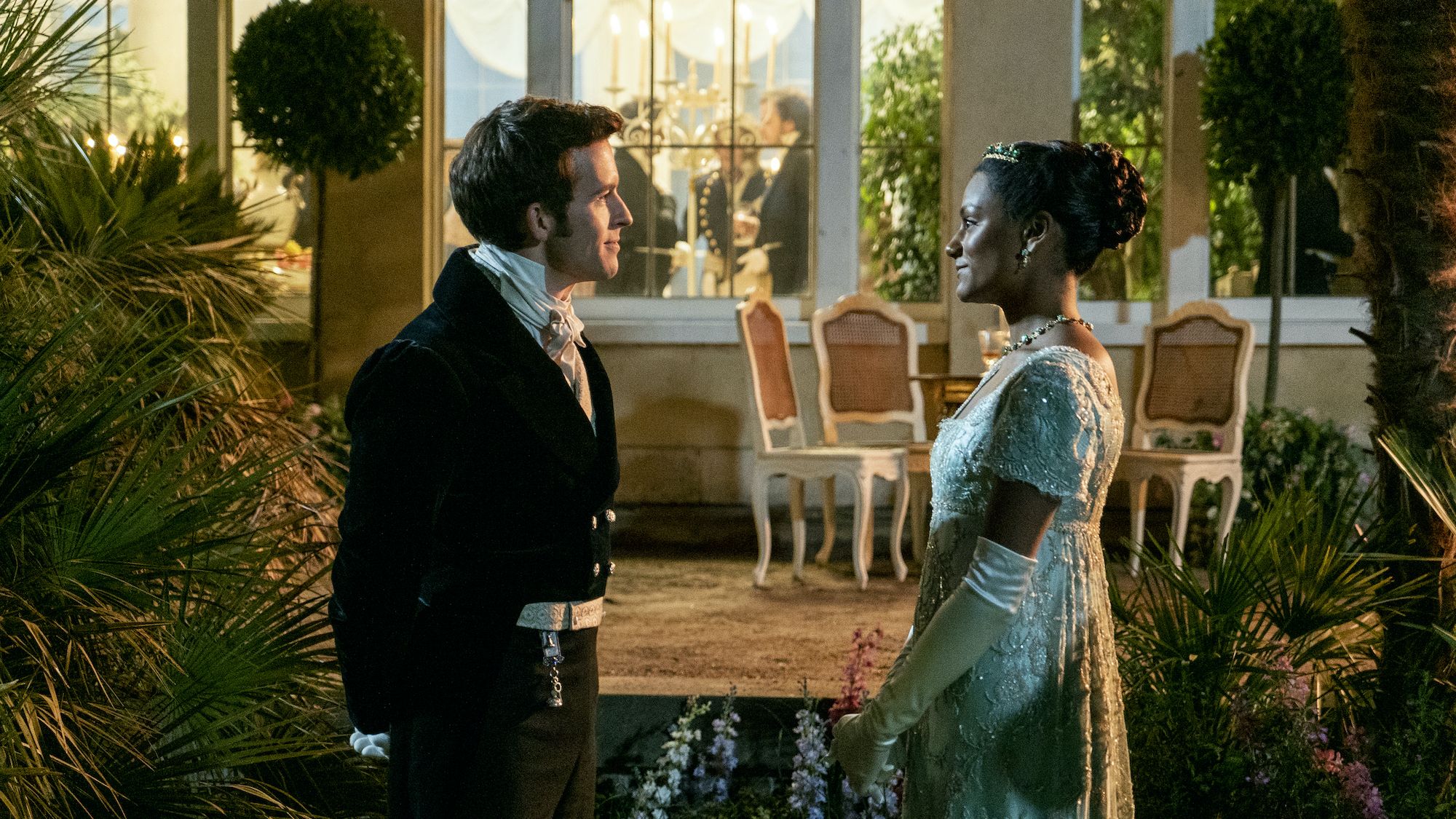 'The Bridgertons' : le créateur explique pourquoi il n'a pas adapté un moment clé du roman