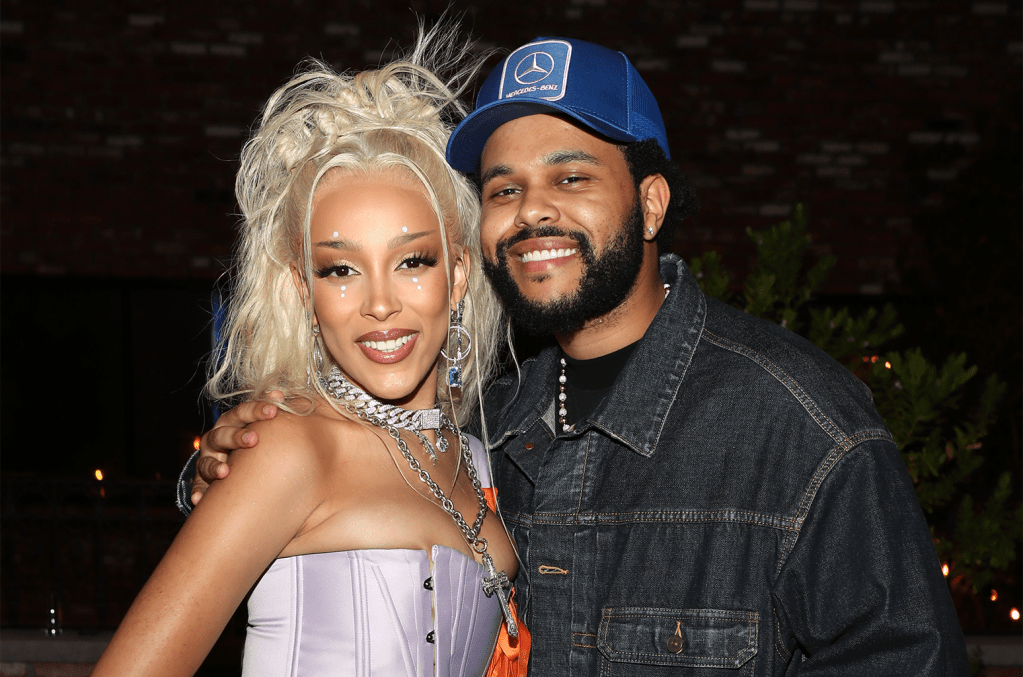 The Weeknd & Doja Cat sont les finalistes des Billboard Music Awards 2022 : liste complète