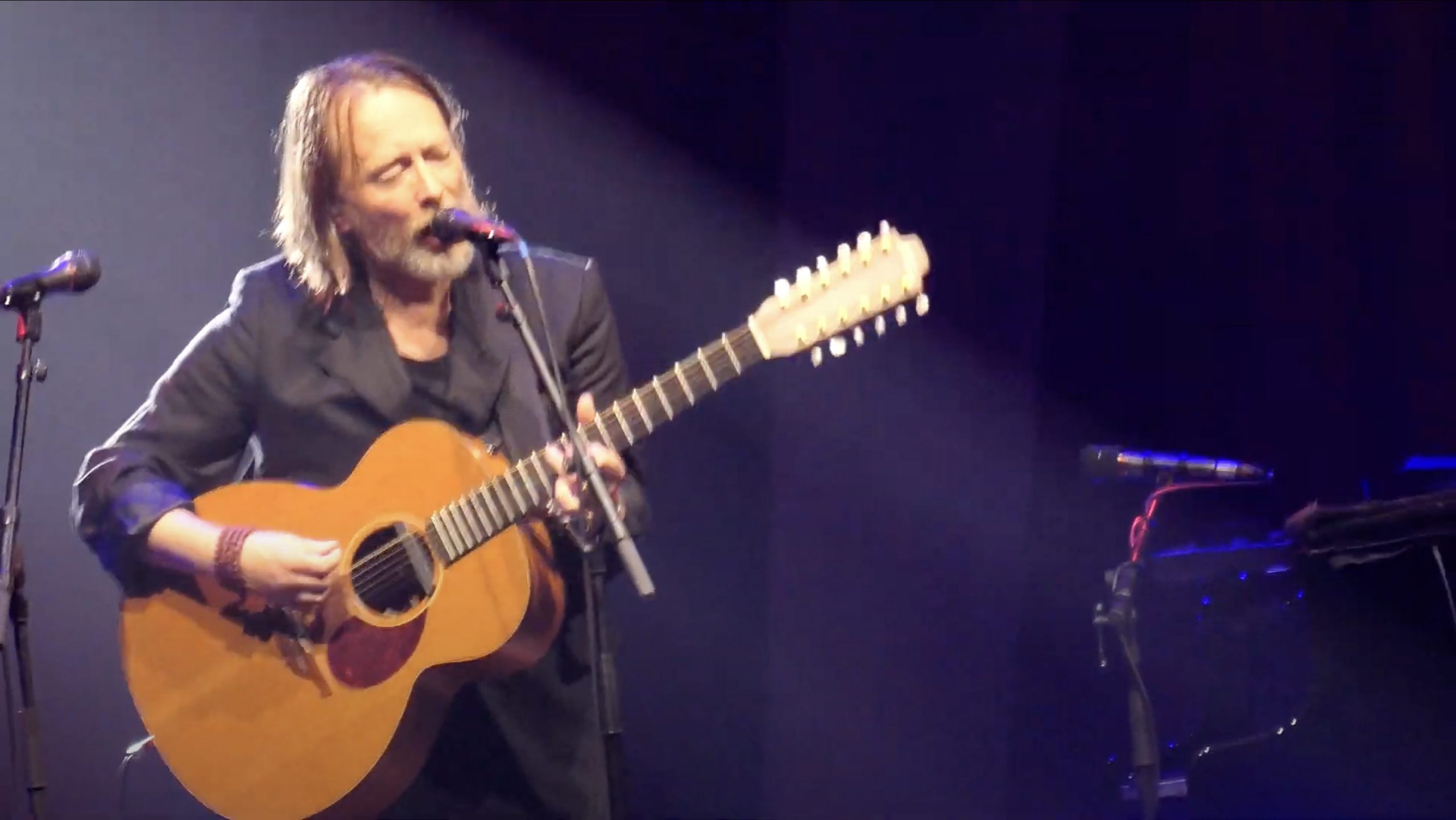 Thom Yorke donne à Radiohead, UNKLE et The Smile Songs leurs débuts en solo : Regardez