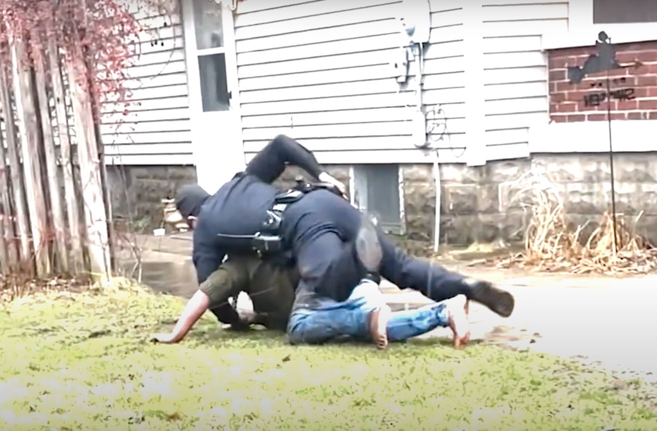 Une vidéo montre un policier de Grand Rapids aux prises avec Patrick Lyoya avant de lui tirer dessus - MLive.com