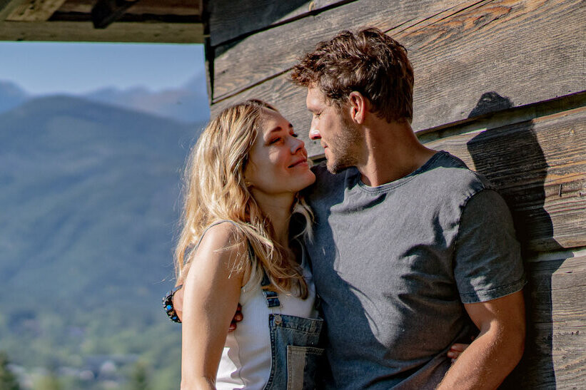 La comédie romantique polonaise qui réussit sur Netflix se veut une alternative plus classique à '365 Days'