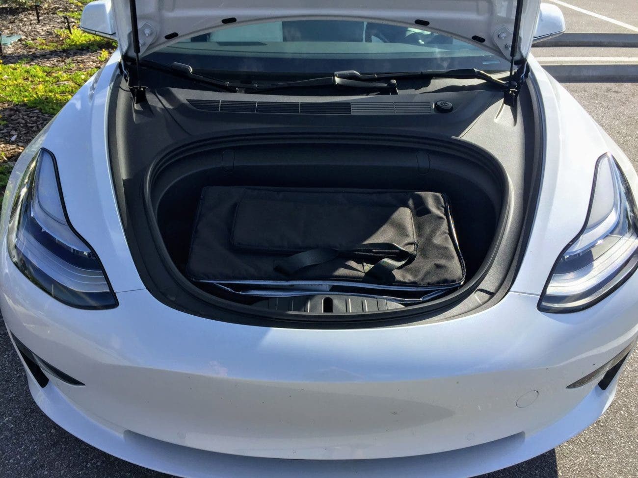 Le propriétaire d'une Tesla Model 3 surprend un atelier de carrosserie en train de remplacer les pièces de sa voiture après l'avoir louée sur Turo (vidéo) - CleanTechnica