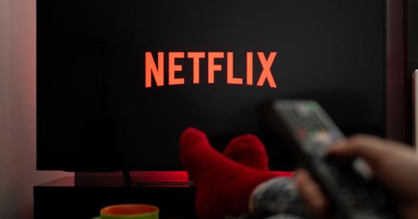 Netflix prévoit d'ajouter des flux en direct pour des émissions non scénarisées et des émissions spéciales de stand-up - Tomatazos