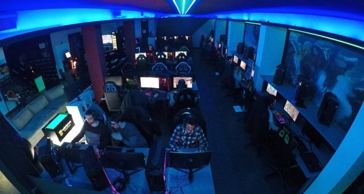 Salles Esports et LAN : l'entreprise qui a demandé leur fermeture veut introduire la sienne