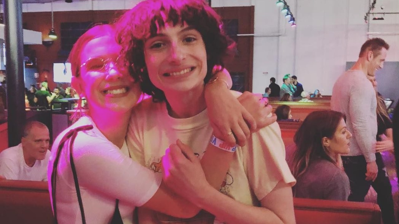 'Stranger Things' : Quelle est la relation entre Millie Bobby Brown et Finn Wolfhard dans la vraie vie ?  - SensaCiné