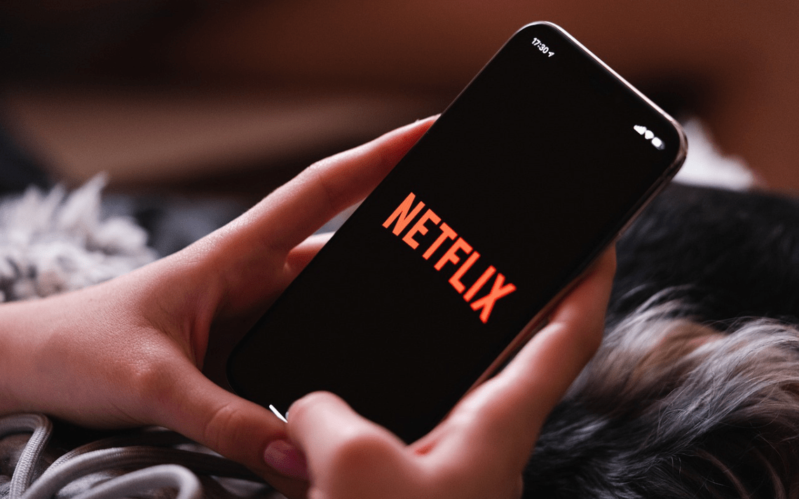 Après avoir perdu des abonnés, Netflix sera moins cher, mais aura des publicités - La Voz de la Frontera