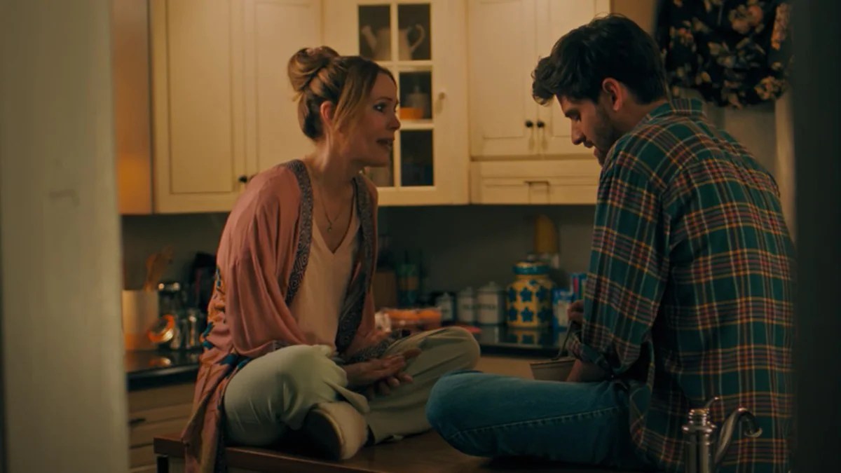 Comment regarder Cha Cha Real Smooth : est-ce en streaming ou au cinéma ?  - L'Enveloppe