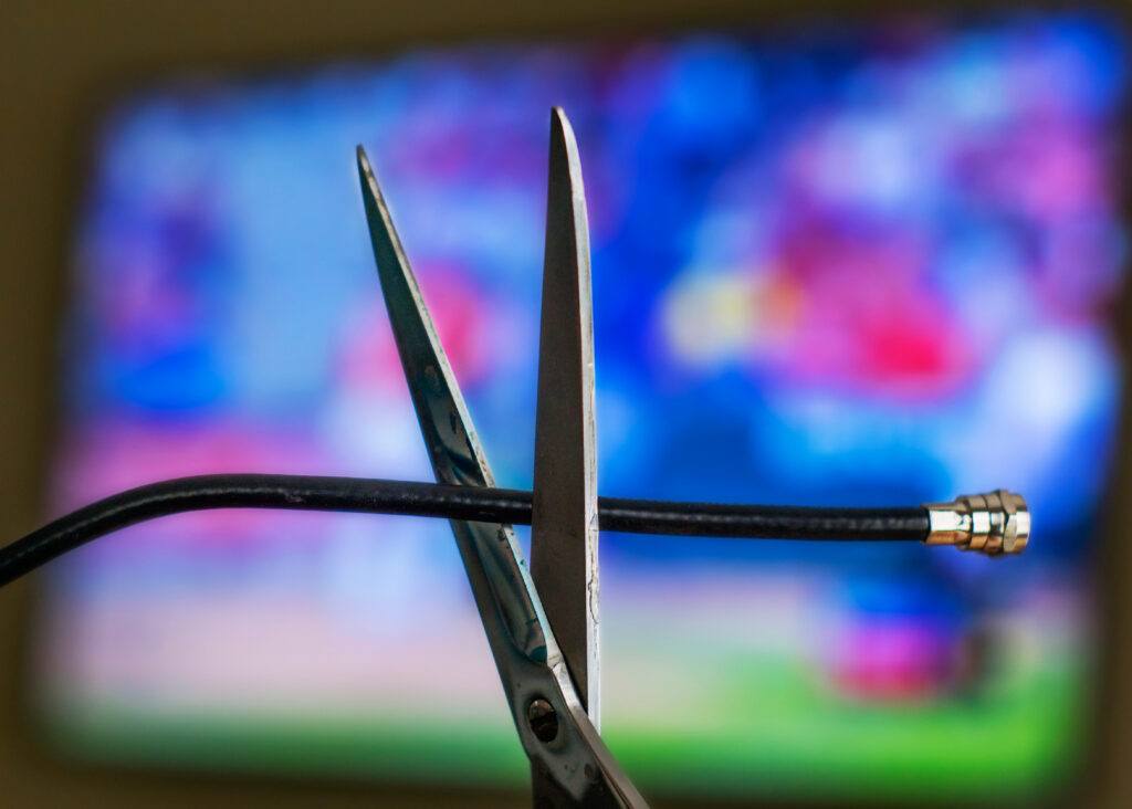 Comparaison des services de streaming TV en direct : DIRECTV STREAM contre fuboTV contre Hulu + Live contre Sling contre YouTube TV