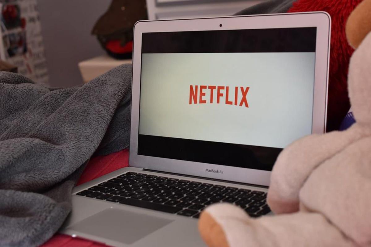 La série Netflix qui menace de détrôner Stranger Things 4 - Yahoo Style